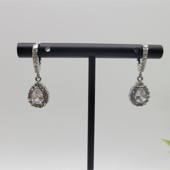 Givenchy earrings, New with tags - Picture 1 of 5